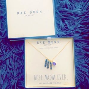 Stunning 14 Kt gold necklace for mom